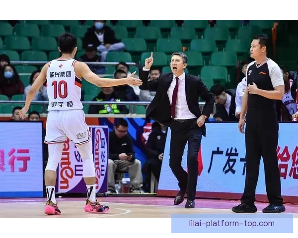 CBA最新排名：广东深圳稳居前四 七至十一名竞争激烈 五队争夺北控12强席位